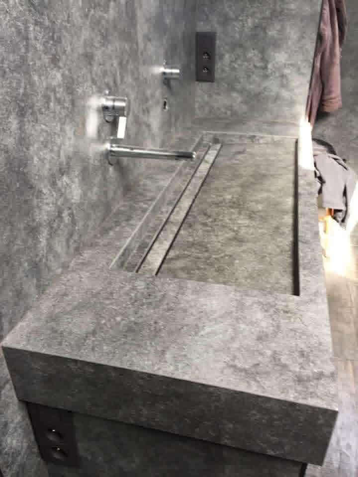 Double vasque en pierre sur meuble bois